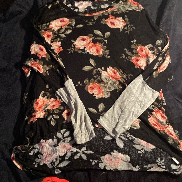 Rose Overlayer top - Picture 1 of 3